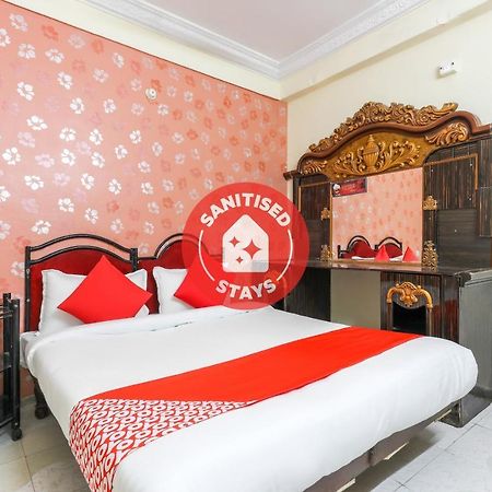 מלון אינדורה Oyo 62194 Pleasure Palace מראה חיצוני תמונה