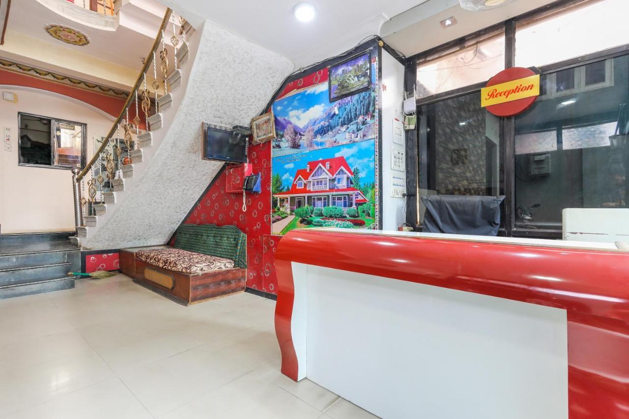 מלון אינדורה Oyo 62194 Pleasure Palace מראה חיצוני תמונה