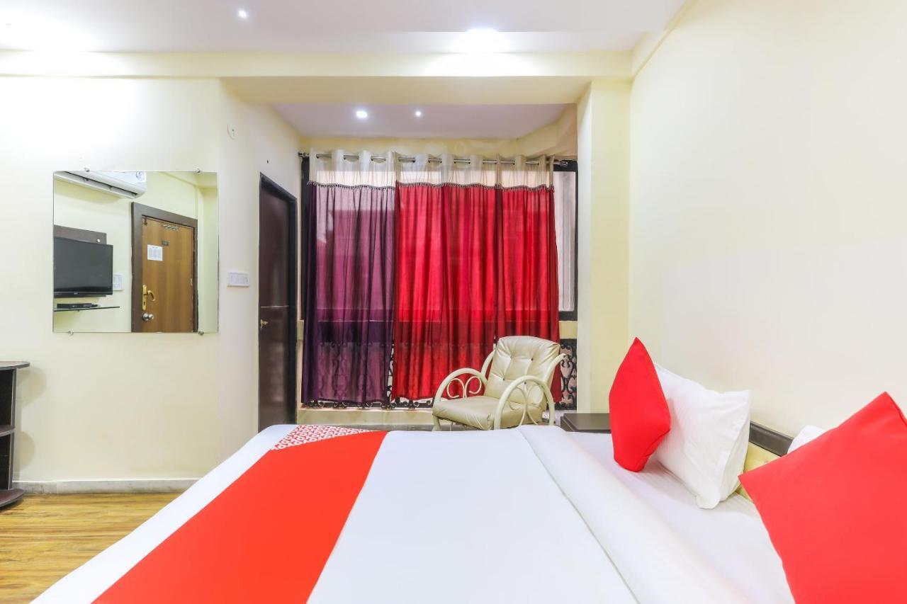 מלון אינדורה Oyo 62194 Pleasure Palace מראה חיצוני תמונה